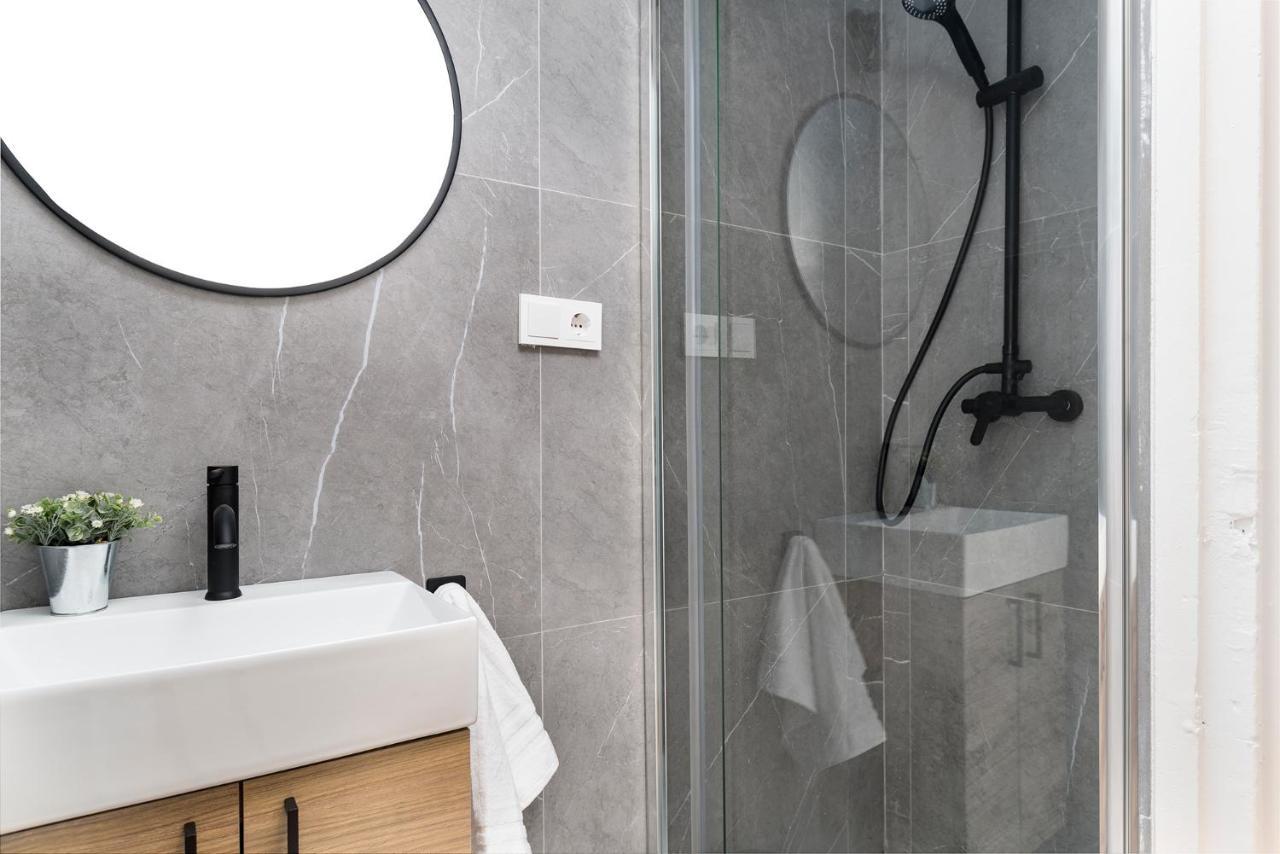 Apartamento Plaza De La Merced 4 Habitaciones Málaga Exteriör bild