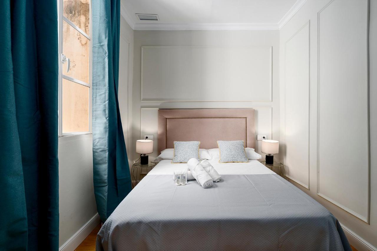 Apartamento Plaza De La Merced 4 Habitaciones Málaga Exteriör bild